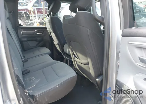 2022 Ram 1500 Big Horn 4X4 6'4 Box z USA, uszkodzony, nr VIN 1C6RRFBG7NN342010